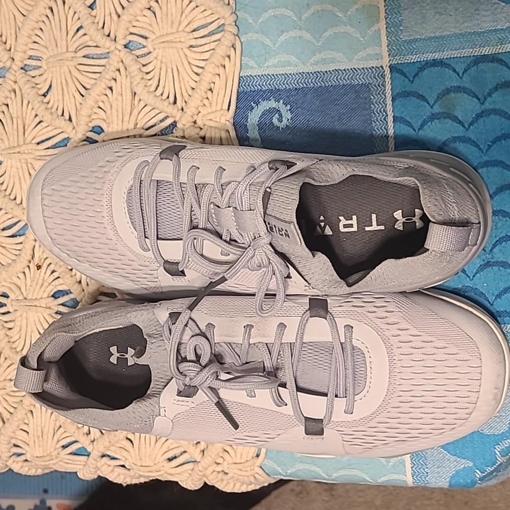 UA Tribase women size 9.5